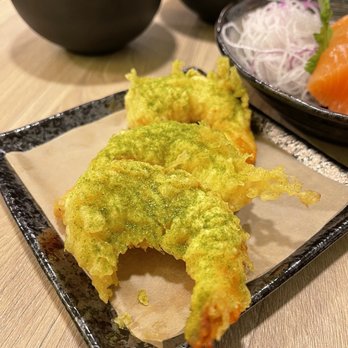 Yuubi Sushi - Shrimp tempura with matcha salt - Sushi Bars Near Me - Beaverton, Oregon