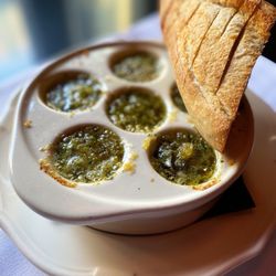 Petit Pomeroy - escargot. quite herbaceous & elegantly light!