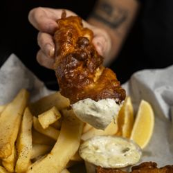 Lucky Baldwins Pub - Delirium - Fish and Chips