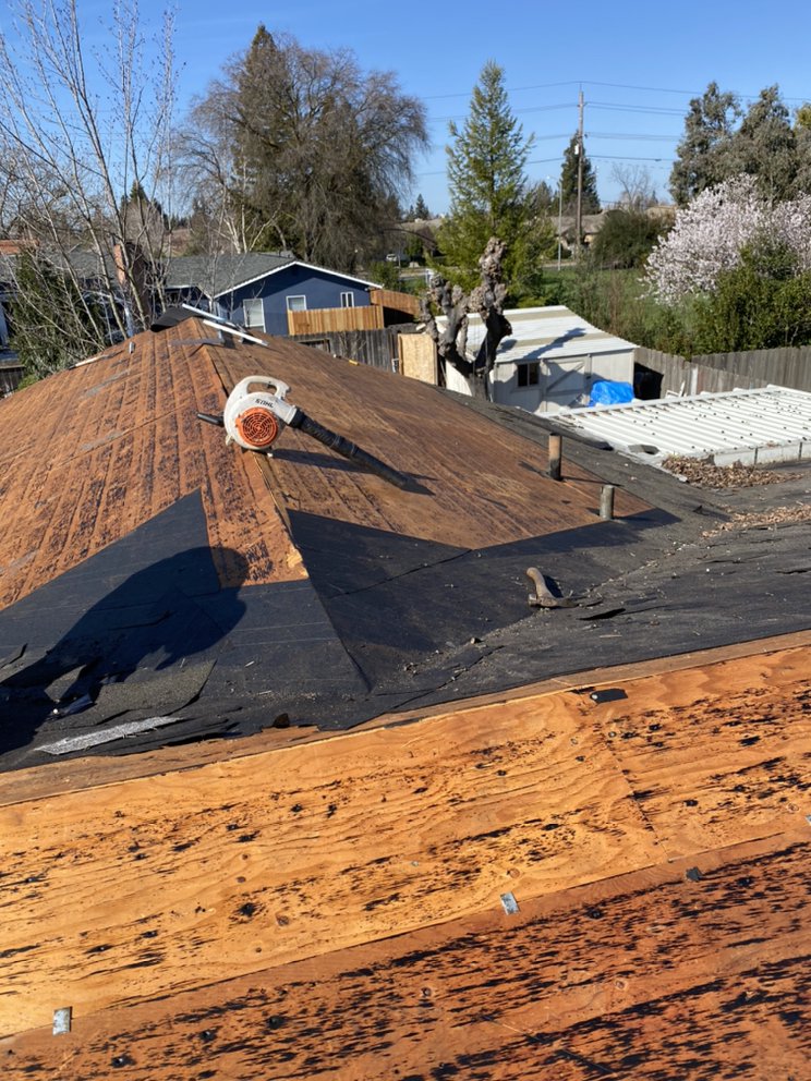 Slide of Rodriguez Roofing Pros