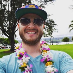 Lin's Lei Stand - I love my Lei!!