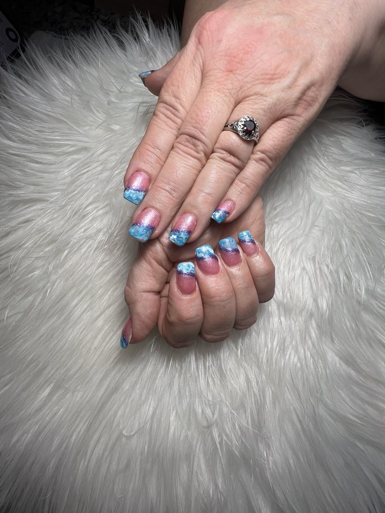 Clay Nails Logo