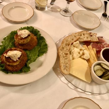 Beaumont Inn - Appetizers fried green tomatoes & Crab cakes and a charcuterie board. - Bed & Breakfast Near Me - Harrodsburg, Kentucky