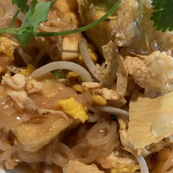 Plumeria - Close up action of the Pad Thai. - Thai Near Me - Encinitas, California Plumeria - Close up action of the Pad Thai. - Thai Near Me - Encinitas, California