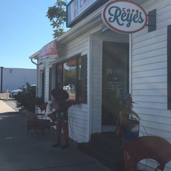 Cafe Reyes - Cuban Near Me - Worcester, Massachusetts