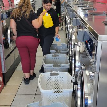 Hemet Coin Laundry - Laundromat Near Me - Hemet, California Hemet Coin Laundry - Laundromat Near Me - Hemet, California