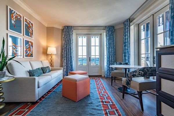 The Pearl Hotel by null