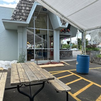 Vertical Diner - Vertical Diner has a great location and tons of outdoor seating. Appreciate the outdoor seating so much! - Vegan Near Me - Portland, Oregon