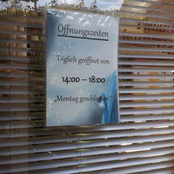 Eistüte am Brühl - "Betriebszeiten"