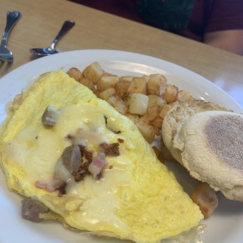 Reveille Coffeehouse Cafe - Pig Out Omelette ($9.59) - Cafes Near Me - Marietta, Georgia