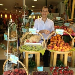 Le Fruitier du Barry - Devant mon étalage de saison !