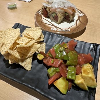 Waka Sakura - Conveyor Belt Sushi Near Me - Gardena, California