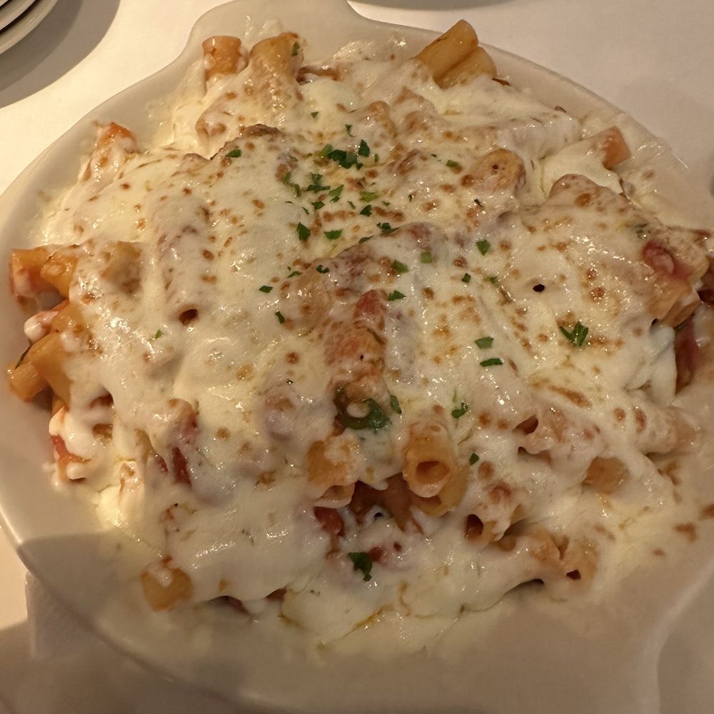 Maggiano's Little Italy - Taylor Street Baked Ziti - Italian Near Me - Austin, Texas Maggiano's Little Italy - Taylor Street Baked Ziti - Italian Near Me - Austin, Texas