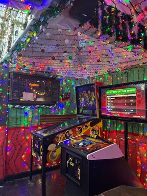 Coach House Entertainment by null