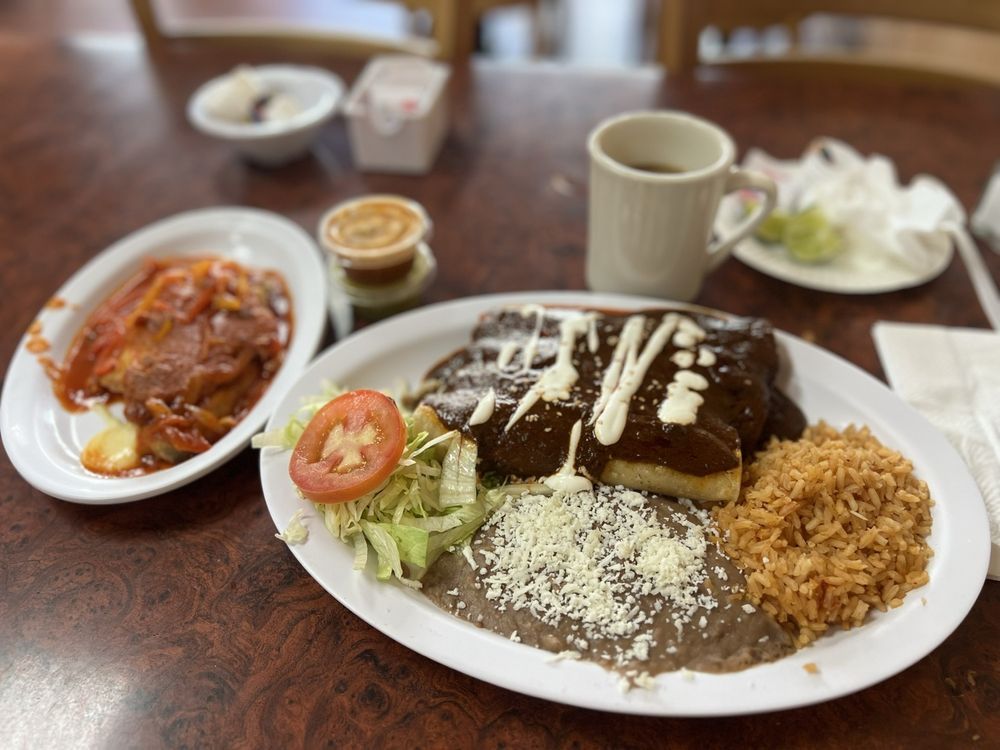 Los Compadres Tacos
