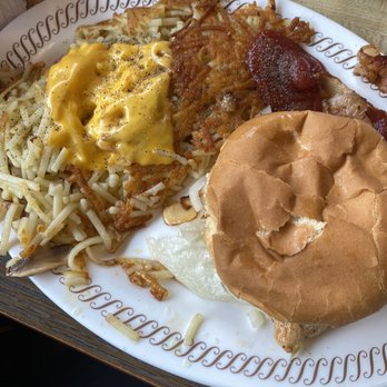 Waffle House - Chicken Sandwich (best ever) and some hash browns - Breakfast & Brunch Near Me - Naples, Florida Waffle House - Chicken Sandwich (best ever) and some hash browns - Breakfast & Brunch Near Me - Naples, Florida
