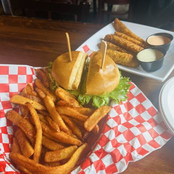 Snoqualmie Falls Brewery - Pickle spears & fried chicken sandwich - Brewpubs Near Me - Snoqualmie, Washington Snoqualmie Falls Brewery - Pickle spears & fried chicken sandwich - Brewpubs Near Me - Snoqualmie, Washington