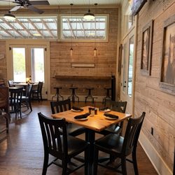 Grapevine On Main - Main room