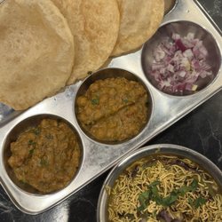 Slice ‘n Spice Pizza & Biryani - Poori Chole and Samosa Chaat