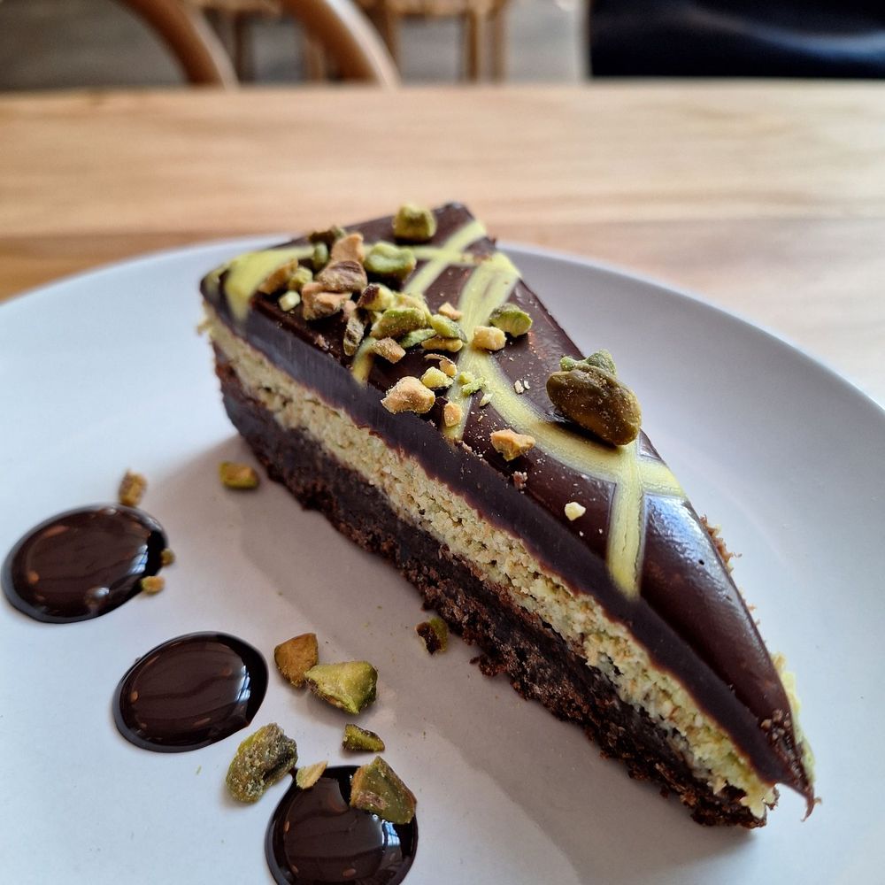 Dubai Chocolate Cake