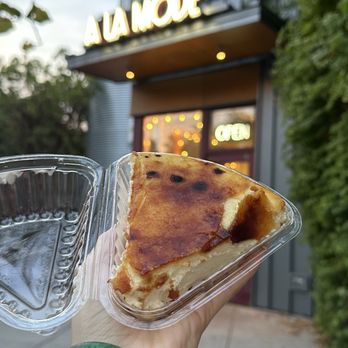 A la Mode Pies Ballard - Crme Brule Cheesecake - Bakeries Near Me - Seattle, Washington