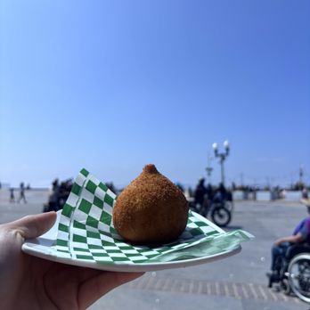 Silvio's House - Coxinha (Fried Chicken Pastry) - Brazilian Near Me - Hermosa Beach, California Silvio's House - Coxinha (Fried Chicken Pastry) - Brazilian Near Me - Hermosa Beach, California