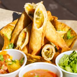 Ironstone Gold Leaf Bistro - Chicken Flautas
Beans, Fresh Tomato, Lettuce, Lime Chili Aioli Dip