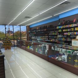 101 smoke shop - Lobby