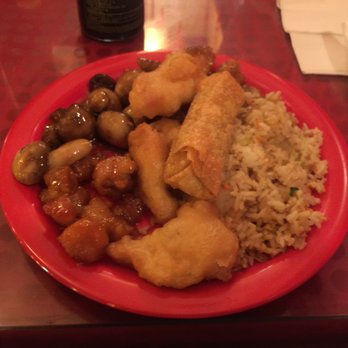 South China Restaurant - Assortment of buffet items. - Chinese Near Me - Gulfport, Mississippi South China Restaurant - Assortment of buffet items. - Chinese Near Me - Gulfport, Mississippi