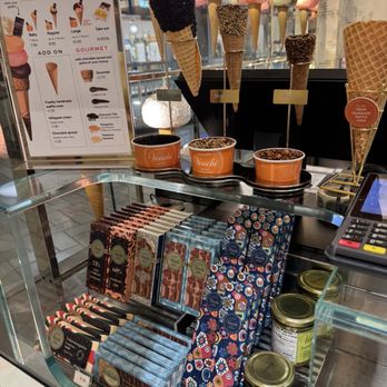 Venchi - Chocolate - Chocolatiers & Shops Near Me - McLean, Virginia Venchi - Chocolate - Chocolatiers & Shops Near Me - McLean, Virginia