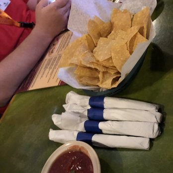Salsas Philips Highway - Table set up - Mexican Near Me - Jacksonville, Florida