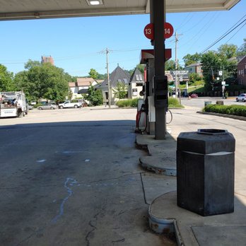 Speedway - a stop sign at a gas station - Gas Stations Near Me - Cincinnati, Ohio