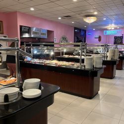 Sakura Buffet - Entree bars and sushi station