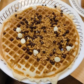 Waffle House - S'mores waffle - Breakfast & Brunch Near Me - Mansfield, Texas Waffle House - S'mores waffle - Breakfast & Brunch Near Me - Mansfield, Texas