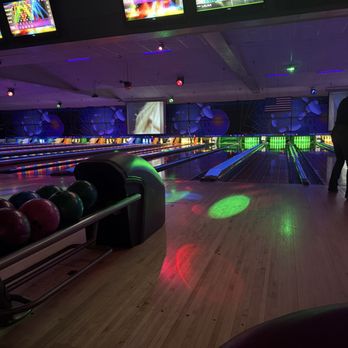 Lucky Strike Bowl - bowling alley - Bowling Near Me - Tucson, Arizona