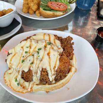 Mom's Kitchen & Bar - Chicken and Waffle - Bars Near Me - Astoria, New York