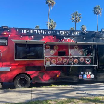 Birria El Tapatio - Outside - Food Trucks Near Me - Garden Grove, California
