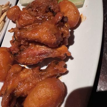 The Auld Dubliner - Traditional Chicken Wings - Irish Near Me - Long Beach, California