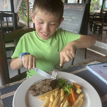 La Palapa Belga - New York steak - Belgian Near Me - Cancún, ROO