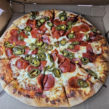 Mile High Pizza - Pepperoni and jalepeno large pizza - Pizza Near Me - Wrightwood, California
