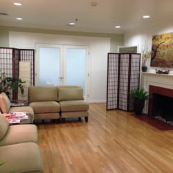 Brown Warren MD - This is the best medical office waiting room I've ever been in! So great!