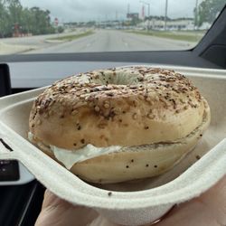 Ellianos Coffee - Bagel w cream cheese