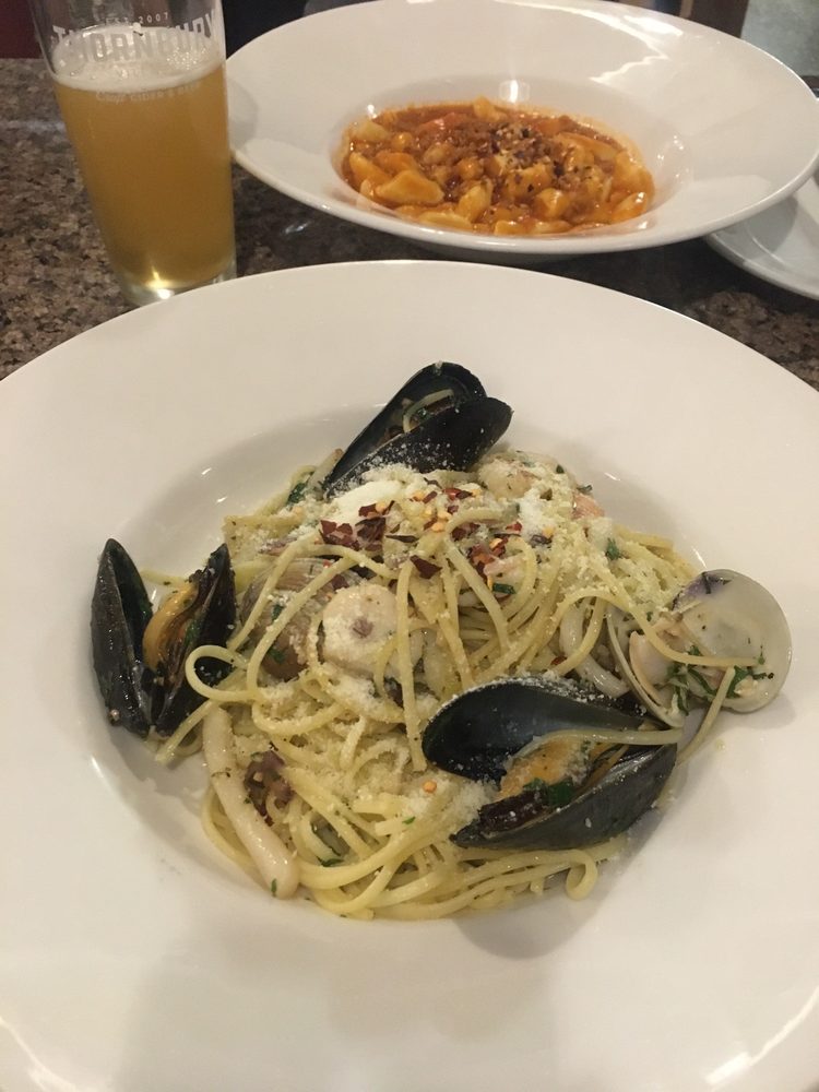 TWISTED VINE KITCHEN & MARKET Updated July 2024 1502 Niagara Stone