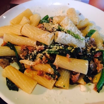 Towne Crier Cafe - Sausage spinach pasta - Music Venues Near Me - Beacon, New York