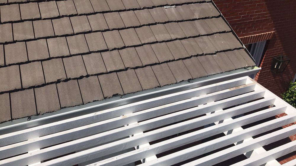 Slide of Tri-County Gutters