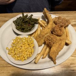 Elijah's Cafe - Fried catfish and shrimp with corn and green beans