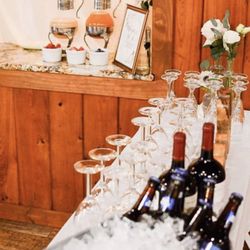 Best Rental Service - Glasses, table cloths