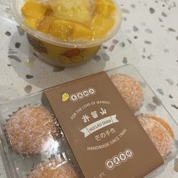 Hui Lau Shan - A winning combo - The mango pomelo sago and mango mochi from Hui Lau Shan - Desserts Near Me - Houston, Texas