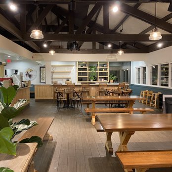 Mi Sant - Main cafe area - Bakeries Near Me - Roseville, Minnesota Mi Sant - Main cafe area - Bakeries Near Me - Roseville, Minnesota
