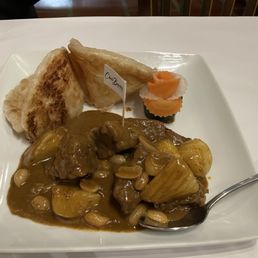 Beef Brisket Massaman w Roti